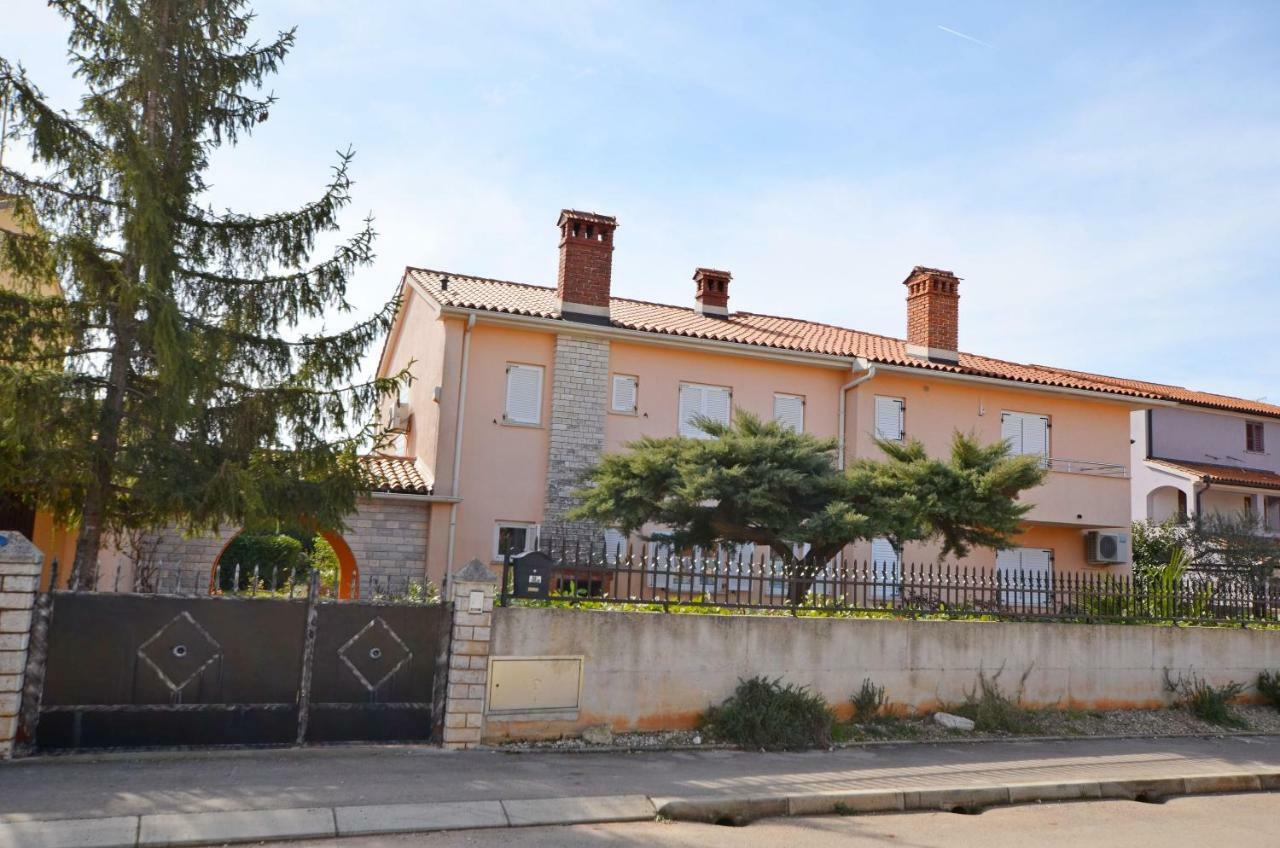 Villa Di Te Nema Pula Exterior photo